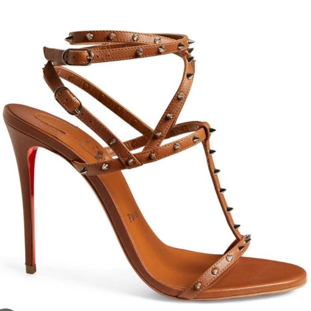 CHRISTIAN LOUBOUTIN
Women's 'bombina Spikes' Sandals in Cuoio 36 BNIB